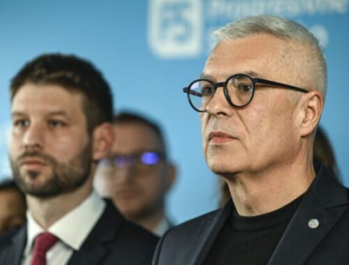 Mládežníci Hlasu podali trestné oznámenie na Korčoka, kritizujú financovanie a fungovanie firmy jeho manželky – VIDEO
