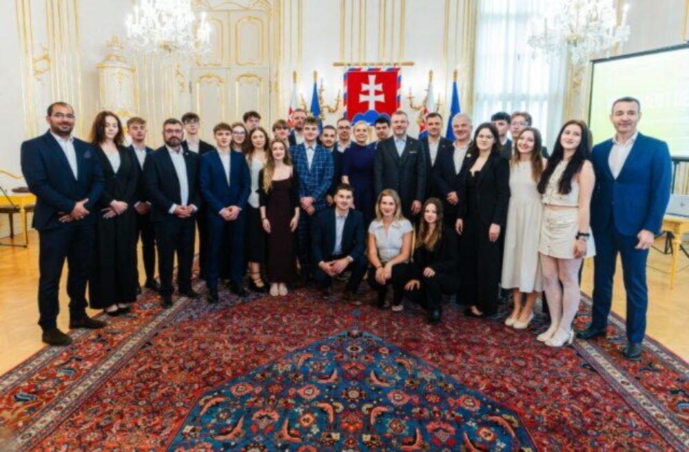 V Prezidentskom paláci sa konala historicky prvá diskusia prezidenta, ministrov a mladých o vízii Slovenska