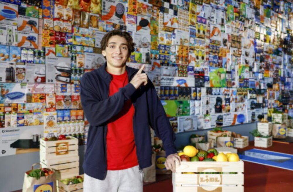 „Skok roka“: Armand Duplantis prekonal 5,50-metrovú stenu z produktov