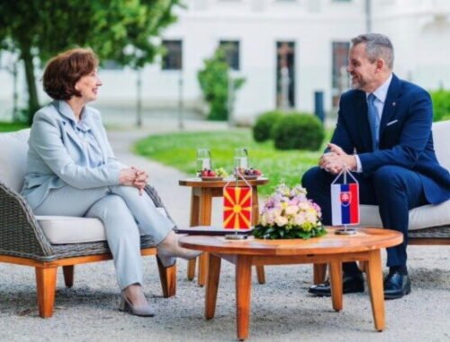 Pellegrini prijal prezidentku Severného Macedónska, rokovali o rozširovaní EÚ aj energetickej bezpečnosti – VIDEO, FOTO