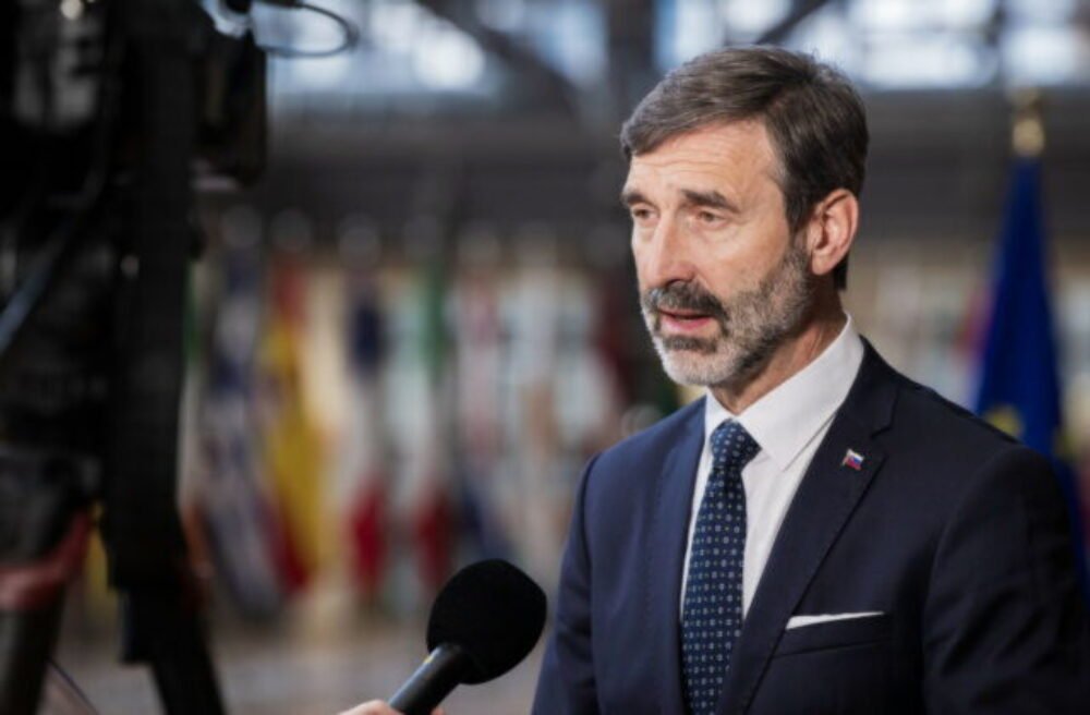 Minister Blanár odmieta „hystériu opozície“ pri nomináciách Radačovského a Kmeca za veľvyslancov SR