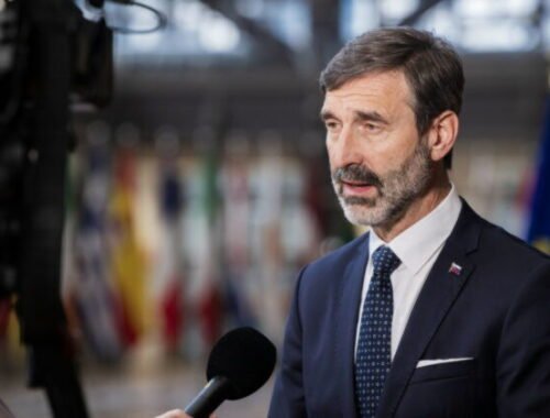 Minister Blanár odmieta „hystériu opozície“ pri nomináciách Radačovského a Kmeca za veľvyslancov SR