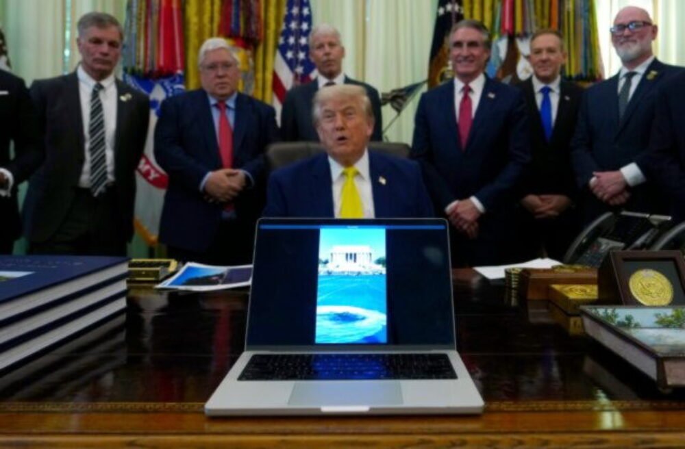 Trump chce pri Lincolnovom pamätníku vo Washingtone vybudovať vlastnú promenádu