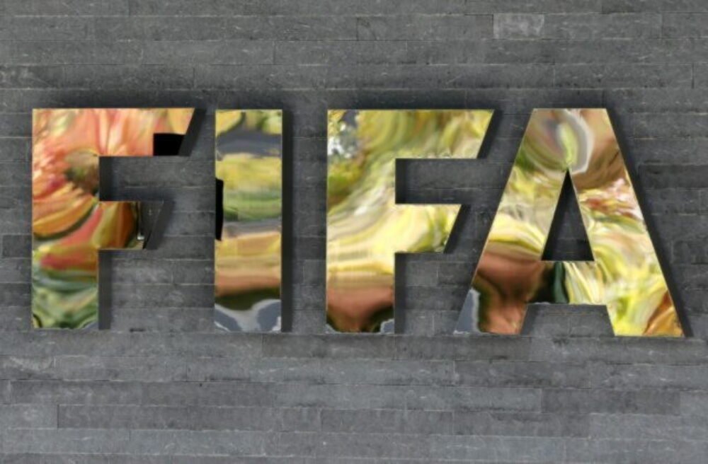 FIFA napokon umožní divákom priniesť si na zápasy MS 2026 fľašu s vodou. Platiť však budú výrazné obmedzenia