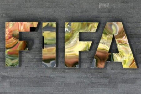 FIFA napokon umožní divákom priniesť si na zápasy MS 2026 fľašu s vodou. Platiť však budú výrazné obmedzenia