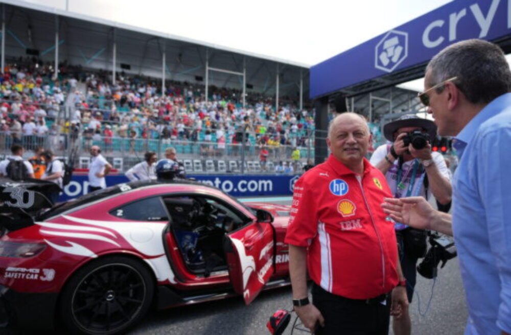 72182_f1_miami_gp_auto_racing_22457-640x420.jpg Vasseura z Ferrari v sobotu hospitalizovali, v nedeľu však nechýbal v boxoch počas Veľkej ceny Monaka