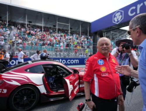 Vasseura z Ferrari v sobotu hospitalizovali, v nedeľu však nechýbal v boxoch počas Veľkej ceny Monaka