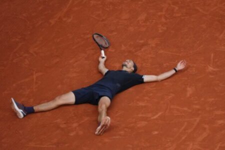 Tenisové rebríčky po Roland Garros bez zmien na čele, stále vedú Sobolenková a Sinner