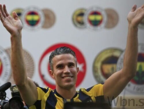 Van Persie nepokračuje na lavičke Feyenoordu Rotterdam, aj keď ho dostal do Ligy majstrov