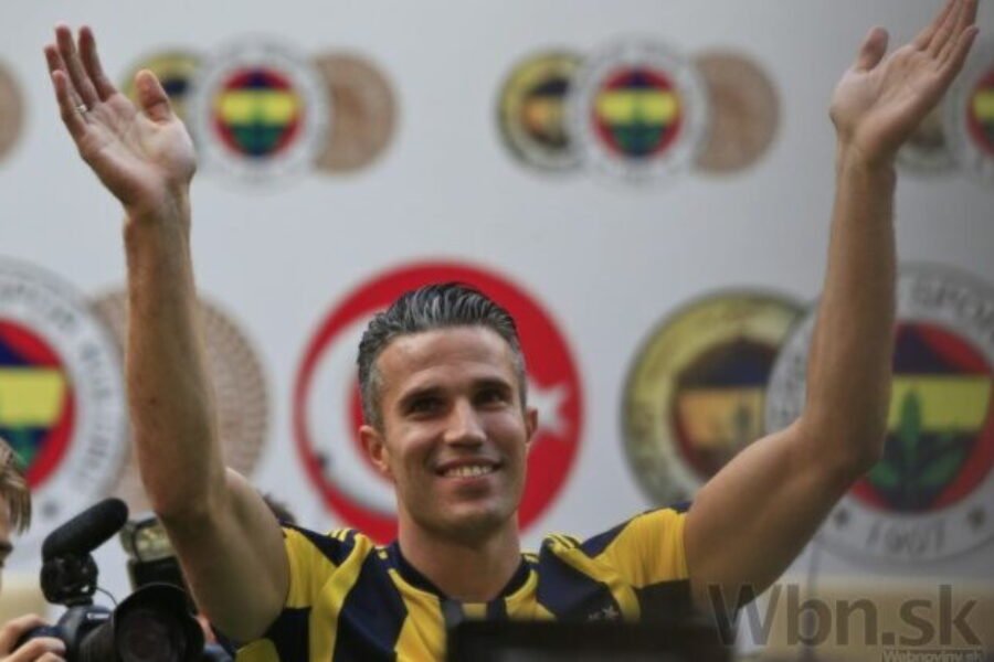 Van Persie nepokračuje na lavičke Feyenoordu Rotterdam, aj keď ho dostal do Ligy majstrov