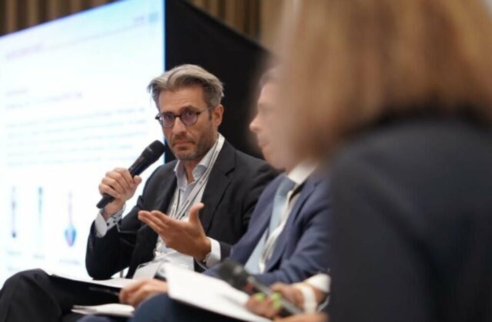 72277_stefano_betti-640x420.jpg Bývalý expert Interpolu Stefano Betti: Nelegálne cigarety už nie sú daňový problém. Sú bezpečnostnou hrozbou pre Európu – ROZHOVOR