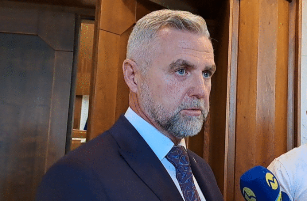Opozícii sa nepodarilo odvolať ani Tibora Gašpara, opozícia však avizuje ďalšie pokusy až do volieb – VIDEO