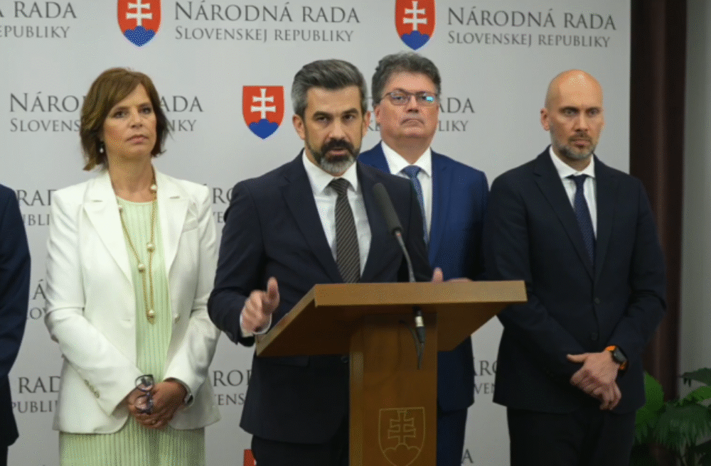 Opozícia podáva návrh na odvolanie Migaľa, hovorí o najpredraženejšom obchode v histórii slovenského IT – VIDEO