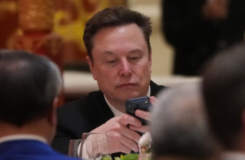 SpaceX mieri na burzu v rekordnom IPO, Musk sa môže stať prvým bilionárom sveta
