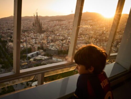 Top foto dňa (10. jún 2026): Sagrada Família, stíhačka F/A-18, turizmus na Slovensku a inšpekcia FIS v Jasnej