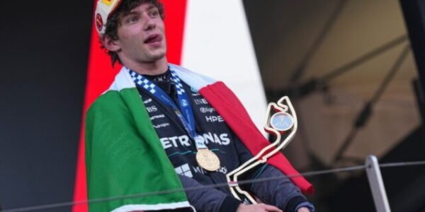 Antonelli na vrchole F1, no doma ho čaká tvrdá kritika. Otec mu poslal jasný odkaz