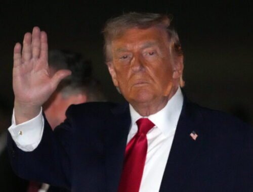 Trump pohrozil prevzatím iránskej ropnej infraštruktúry a novými útokmi