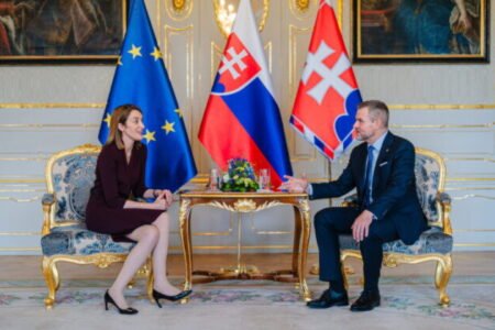 Pellegrini prijal Metsolovú, rokovali o situácii na Ukrajine aj o budúcnosti rozširovania Európskej únie – FOTO