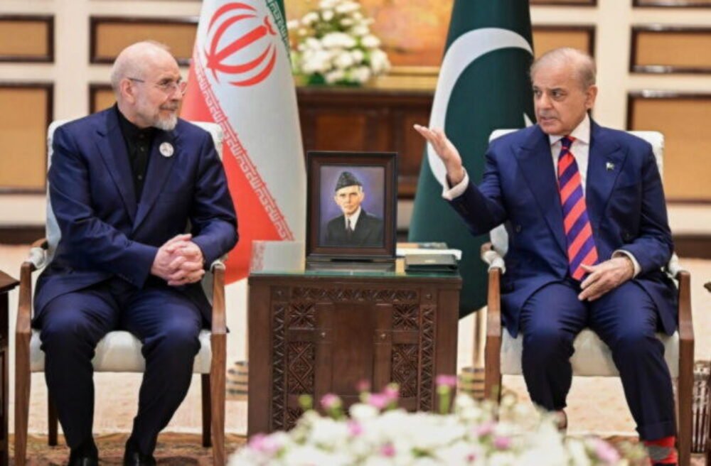 72770_pakistan_us_iran_9_4_9-640x420.jpg Novou tvárou Iránu po vojne nemusí byť ajatolláh. Do popredia sa tlačí muž patriaci medzi piliere režimu