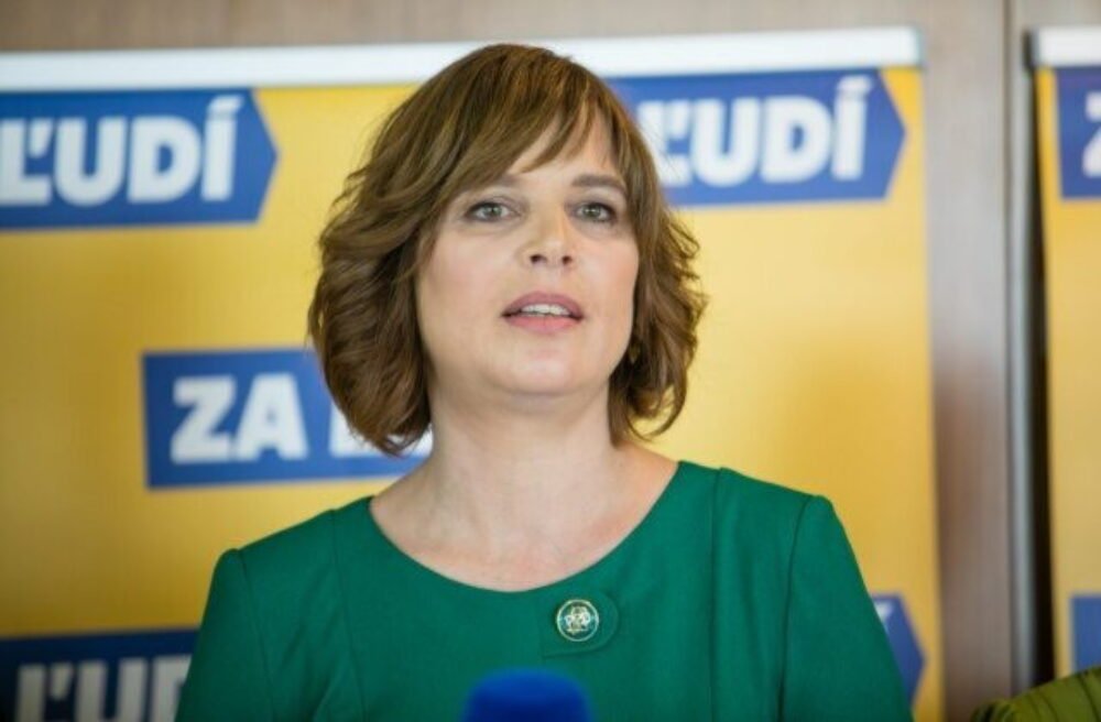 72886_remisova2-1-640x420.jpg Migaľ zverejnil video pri oltári. Remišová hovorí o zneužívaní kostola na politickú kampaň – VIDEO