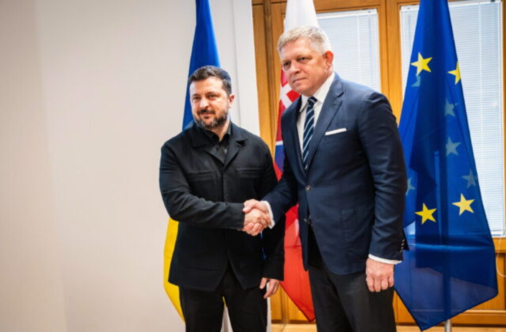Slovensko a Ukrajina pripravujú spoločné rokovanie. Fico odmieta podporu vojny a Zelenskyj potvrdil záujem o návštevu Bratislavy – VIDEO