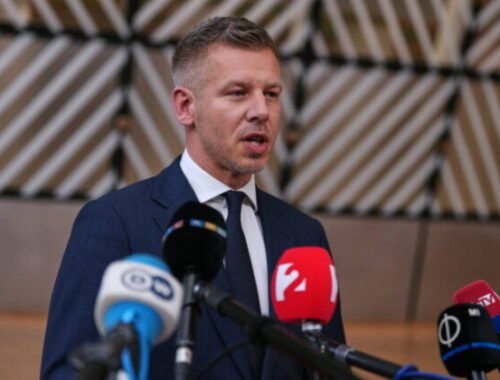 Maďarsko presadilo vypustenie výzvy na zrýchlené prijatie Ukrajiny do Únie