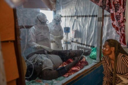 Ebola v Konžskej demokratickej republike sa rýchlo šíri, varuje WHO