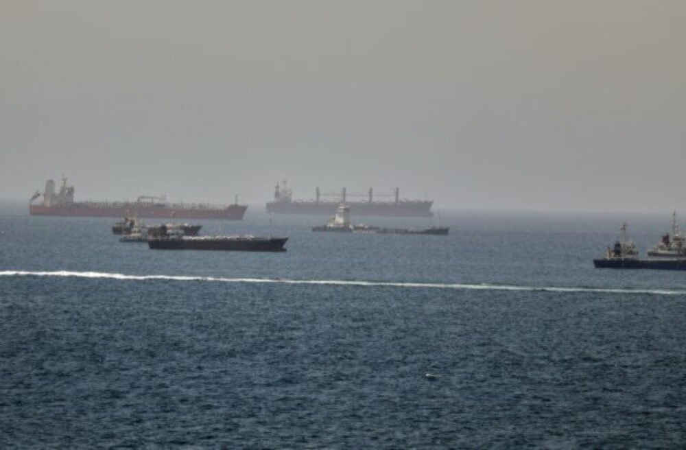 73298_oman_strait_of_hormuz_23276-1-1-640x420.jpg Irán opäť uzavrel Hormuzský prieliv a obvinil Izrael z porušovania prímeria