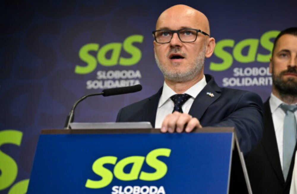 73312_branislav-grohling-640x420.jpeg SaS odštartovala vo Vyšnom Nemeckom 30-dňovú cestu po Slovensku, diaľnica na Zemplín bude medzi prioritami
