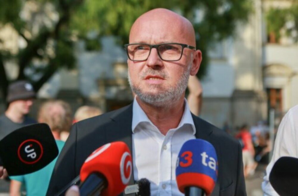 Fico je podľa Gröhlinga najväčší príživník v štáte, Danko hovorí o úbohej politike