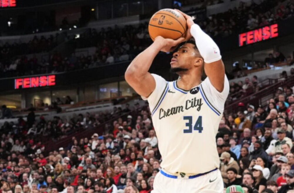 Antetokounmpo opúšťa Milwaukee. Kto v NBA vyhral súboj o hviezdneho Gréka?