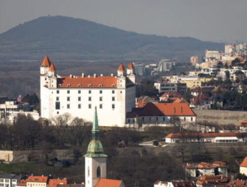 Kandidatúru na pozíciu primátora Bratislavy zatiaľ ohlásilo sedem záujemcov