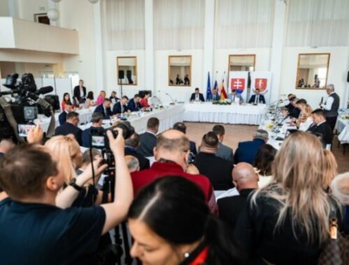 Vláda schválila miliónové dotácie pre severovýchod Slovenska, najviac peňazí smeruje do samospráv a zdravotníctva – VIDEO, FOTO
