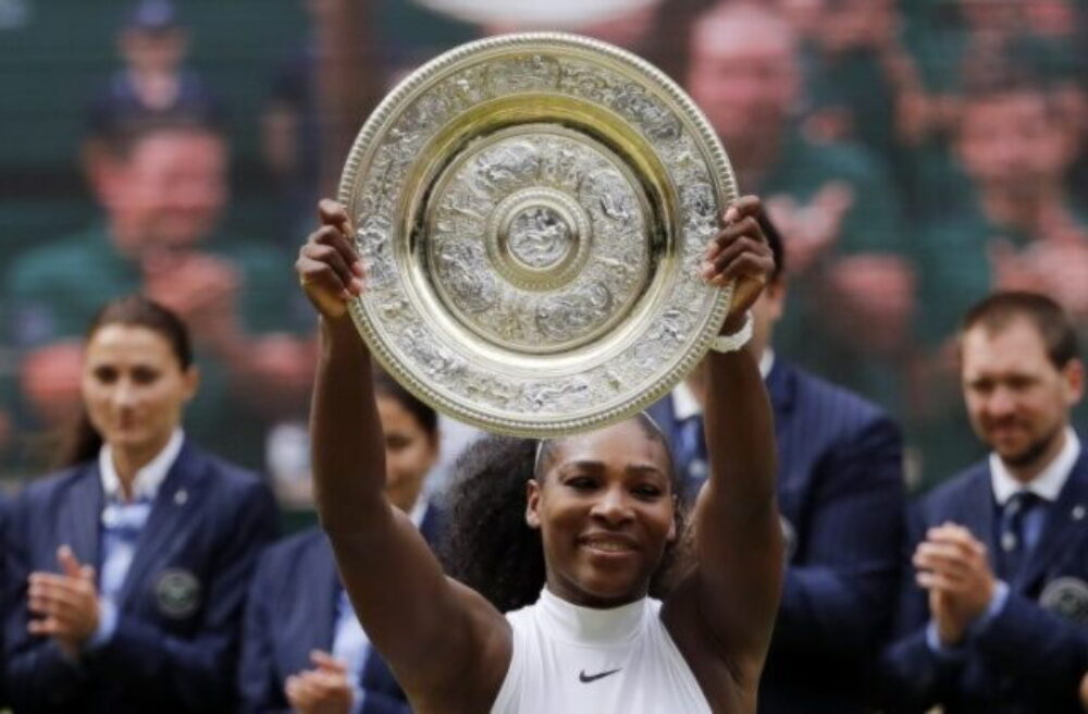 73800_najkrajsie-momenty-finale-wimbledonu-3-640x420.jpg Návrat po štyroch rokoch. Serena Williamsová spoznala svoju hrateľnú súperku na Wimbledone – FOTO