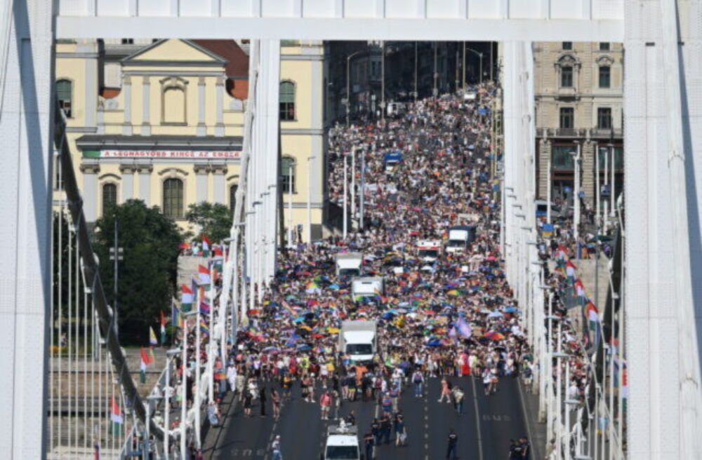 Po Orbánovom páde sa vrátil aj Pride pochod, v Budapešti sa ho napriek horúčavám zúčastnili tisíce ľudí