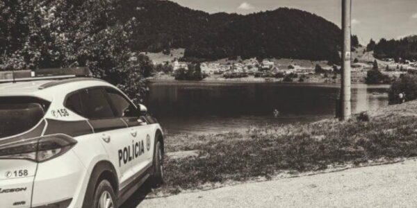 Ďalšia tragédia pri vode na Slovensku. Muž po požití alkoholu skočil do vody na Dedinách, spod hladiny už nevyplával – FOTO