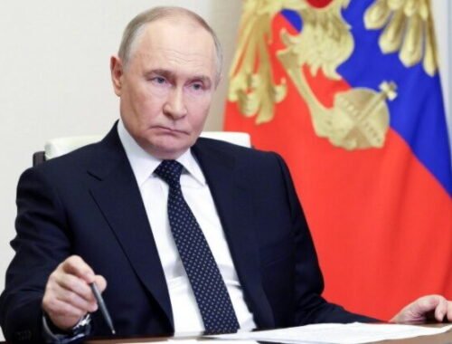 Obráti ruská armáda zbrane proti Kremľu? Zadržali muža, ktorý vyzval Putina na stretnutie