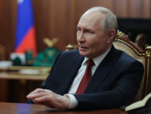 Putin priznal nedostatok palív v Rusku, útoky Ukrajiny spôsobujú problémy aj na Kryme