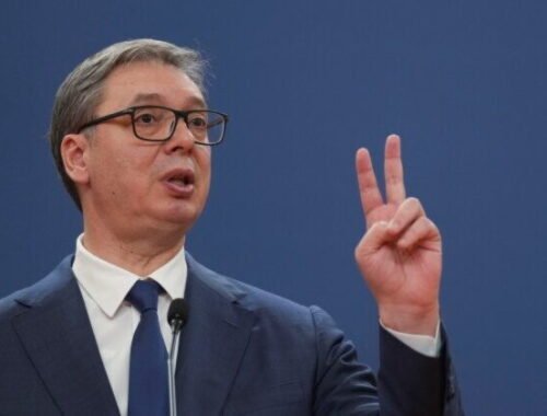 Srbský prezident Vučič priznal, že v najbližších týždňoch odstúpi z funkcie