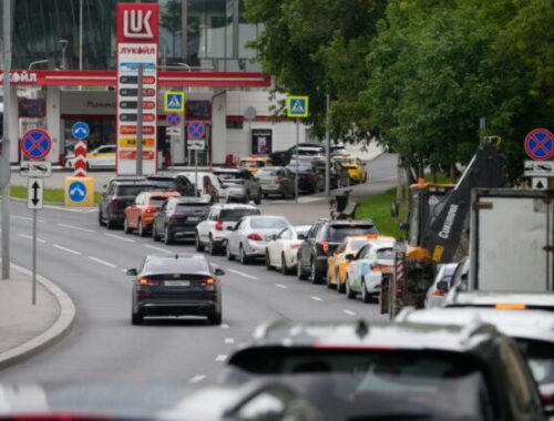 Top foto dňa (29. jún 2026): Tankovanie, hinduistické rituály, streľba a podpora Zuzany Aufrichtovej