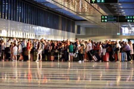 Letiská a aerolínie varujú EÚ, že nové hraničné kontroly skomplikujú letné cestovanie