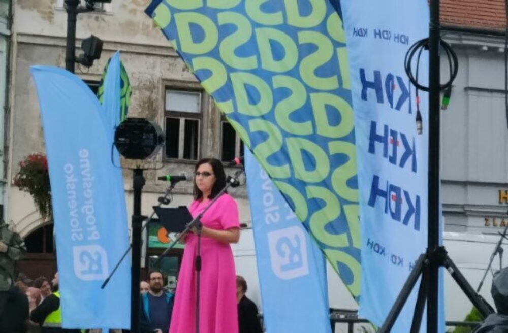 74230_viceprimatoka-kosic-lucia-gurbalova-na-proteste-scaled-1-640x420.jpg Lucia Gurbáľová odstúpila z boja o predsednícky post v Košickom samosprávnom kraji