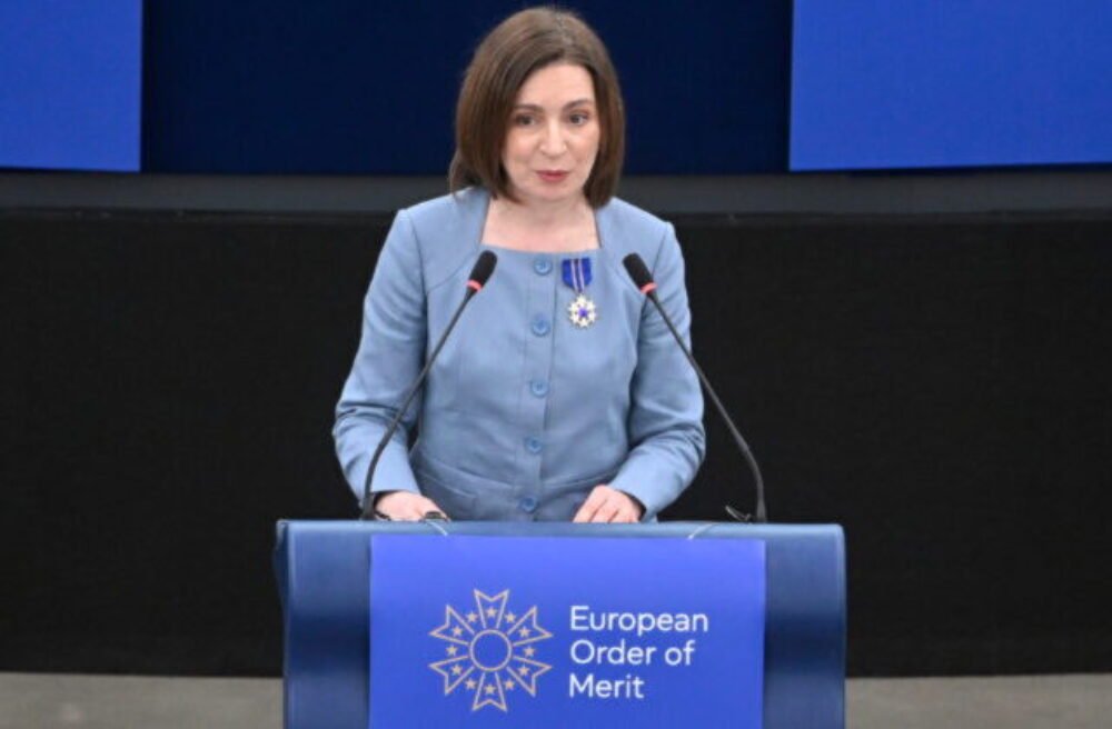 74330_france_eu_order_of_merit_prize_79918-640x420.jpg Moldavský premiér Munteanu po ôsmich mesiacoch rezignoval, Sanduová odmietla spory