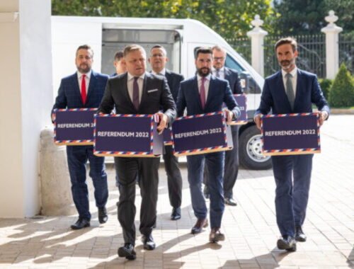 Na Slovensku bolo zatiaľ iba jedno platné referendum, celkovo sa ich doposiaľ konalo deväť a to v roku 1997 bolo zmarené