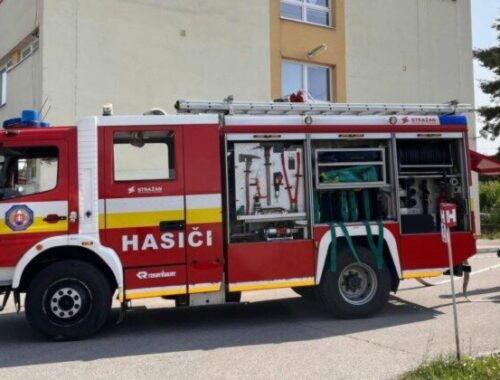 V Rimavskej Sobote vybuchol stánok s langošmi, ľudia vybehli len sekundu pred explóziou