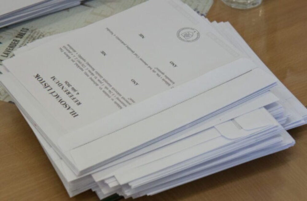 Referendum 2026: Aké sú výsledky, účasť a prečo je neplatné? Na prvú otázku odpovedalo „áno“ viac ako 93 percent zúčastnených – VIDEO, FOTO