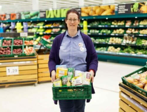 Tesco za 10 rokov znížilo potravinový odpad o 81 %. Ľuďom v núdzi darovalo už viac ako 66 miliónov porcií jedla