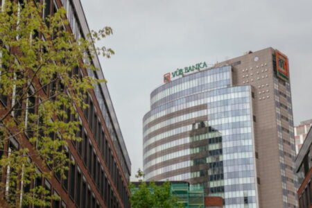 VÚB banka spúšťa s podporou Intesa Sanpaolo novú sieť finančných agentov