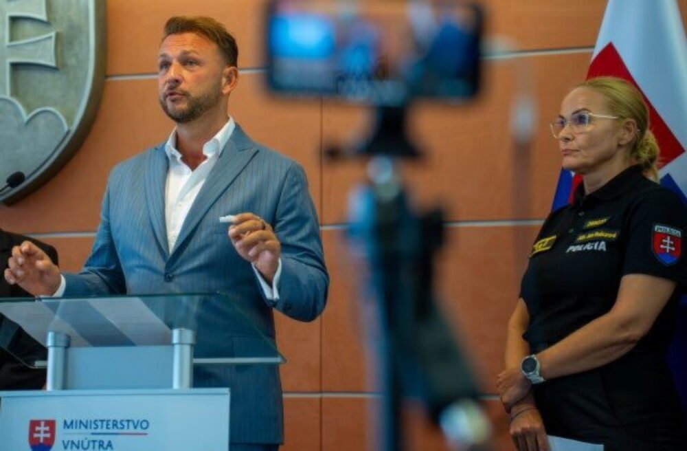 74633_estok-maskarova-640x420.jpg Ministerstvo vnútra posilňuje prevenciu proti podvodom, pribúda útokov na seniorov aj v online priestore – VIDEO
