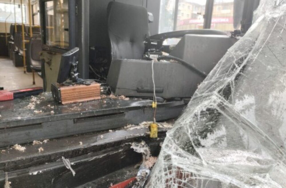 74654_gettyimages-2155677516-640x420.jpg Pri nehode autobusu na predmestí Lisabonu zahynuli dve ženy, ďalších 20 ľudí sa zranilo